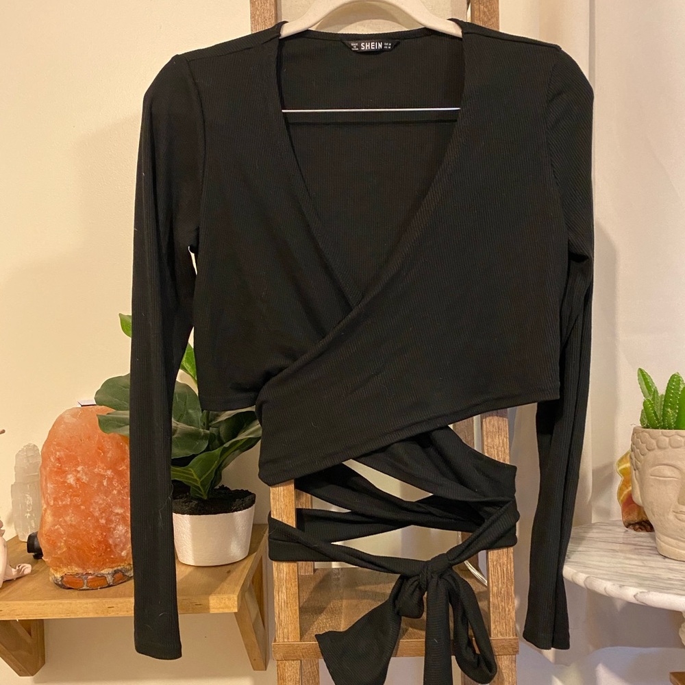 BLACK WRAP TOP LONG SLEEVE
